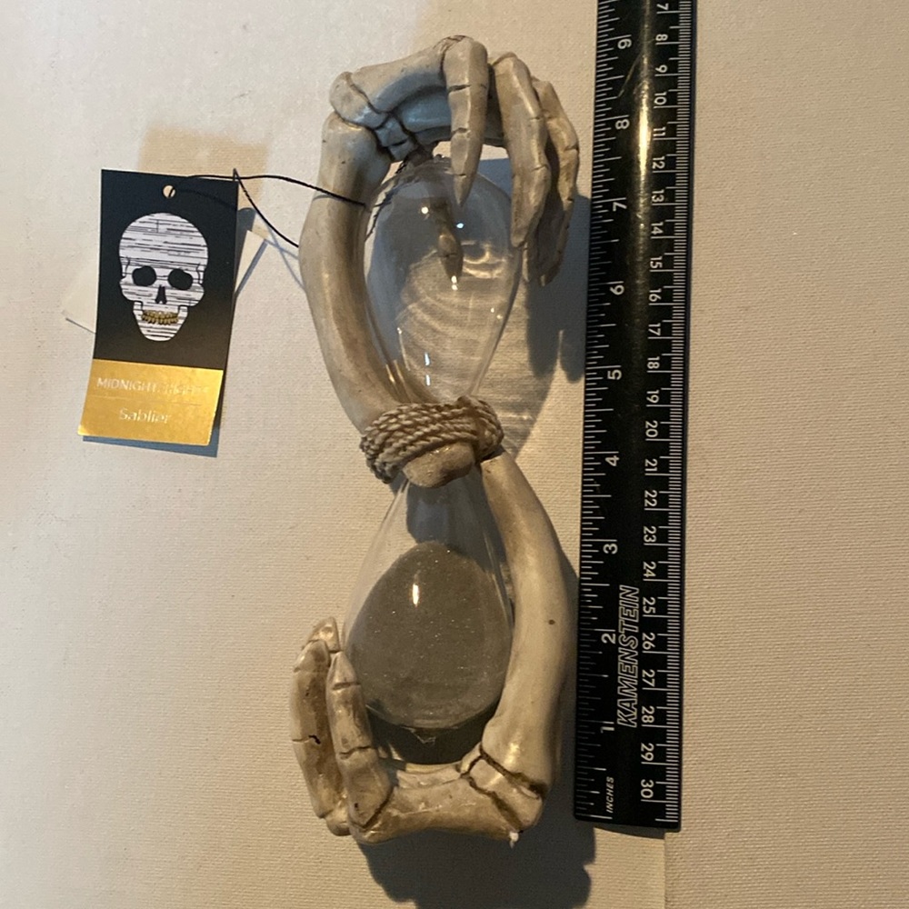 NWT Midnight Fright/Sablier Halloween Skeleton Hands Sand Clock Timer.